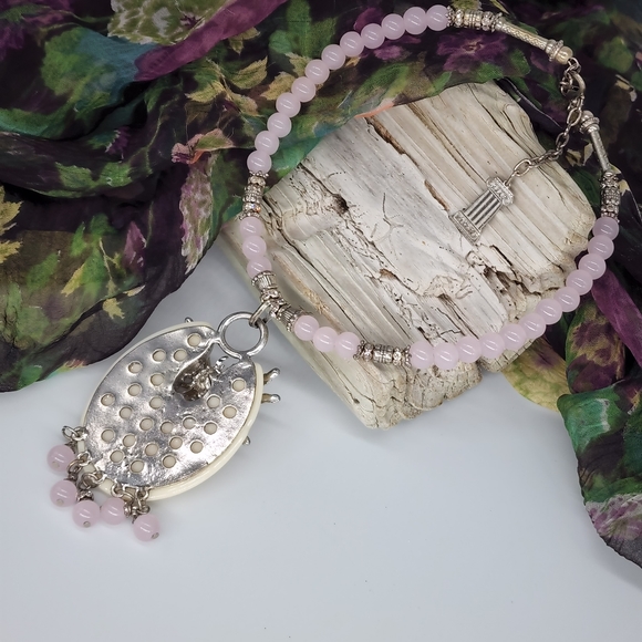 Natural Stones Rose Quartz Spider 🕷 Pendant Jewelry Silver Necklace - Picture 6 of 11